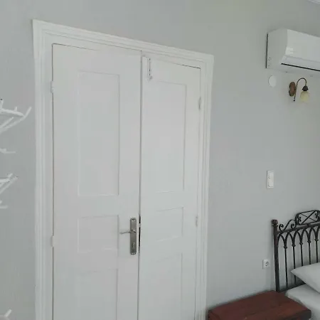 Homestay Mimosa House Ayvalik