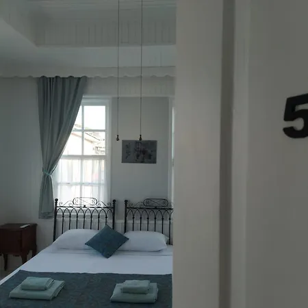 Mimosa House فندق *