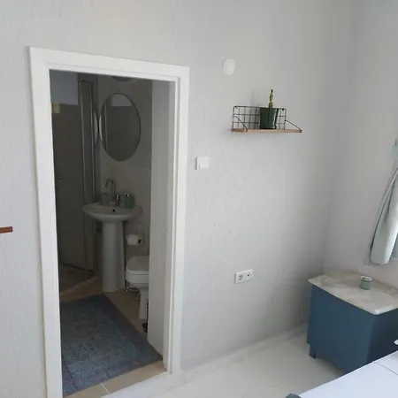 Mimosa House فندق *