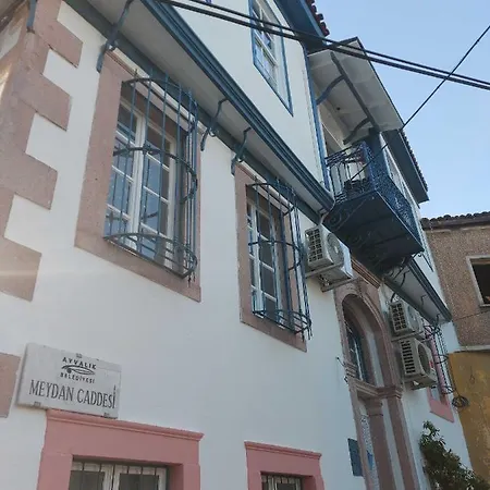 Mimosa House Айвалик