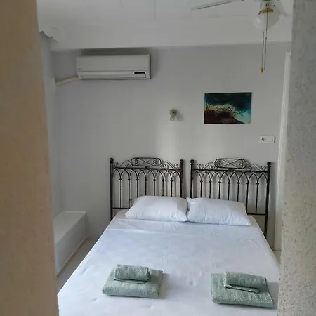 Mimosa House Szálloda