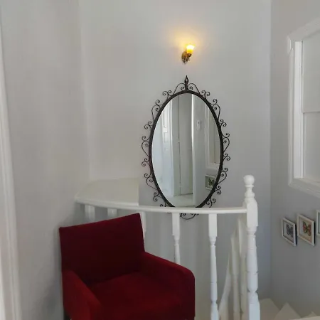 Mimosa House Szálloda