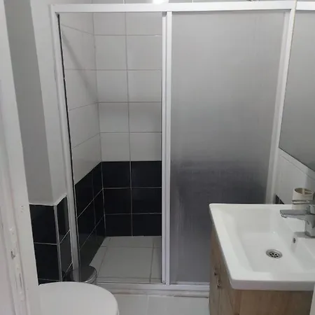 Mimosa House Айвалик