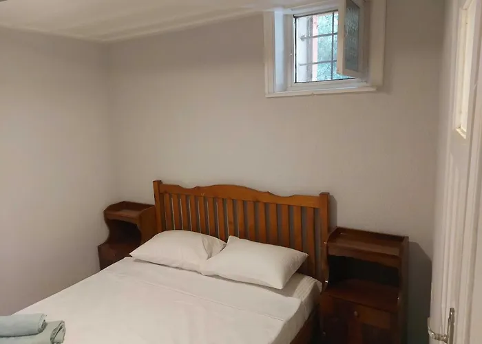 Mimosa House Hotel *